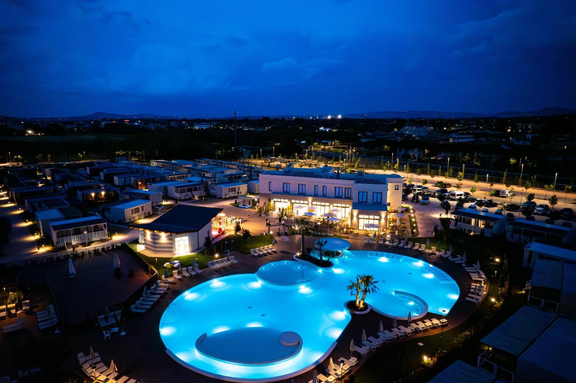 Club Del Sole Romagna Family Resort Riccione Exterior photo