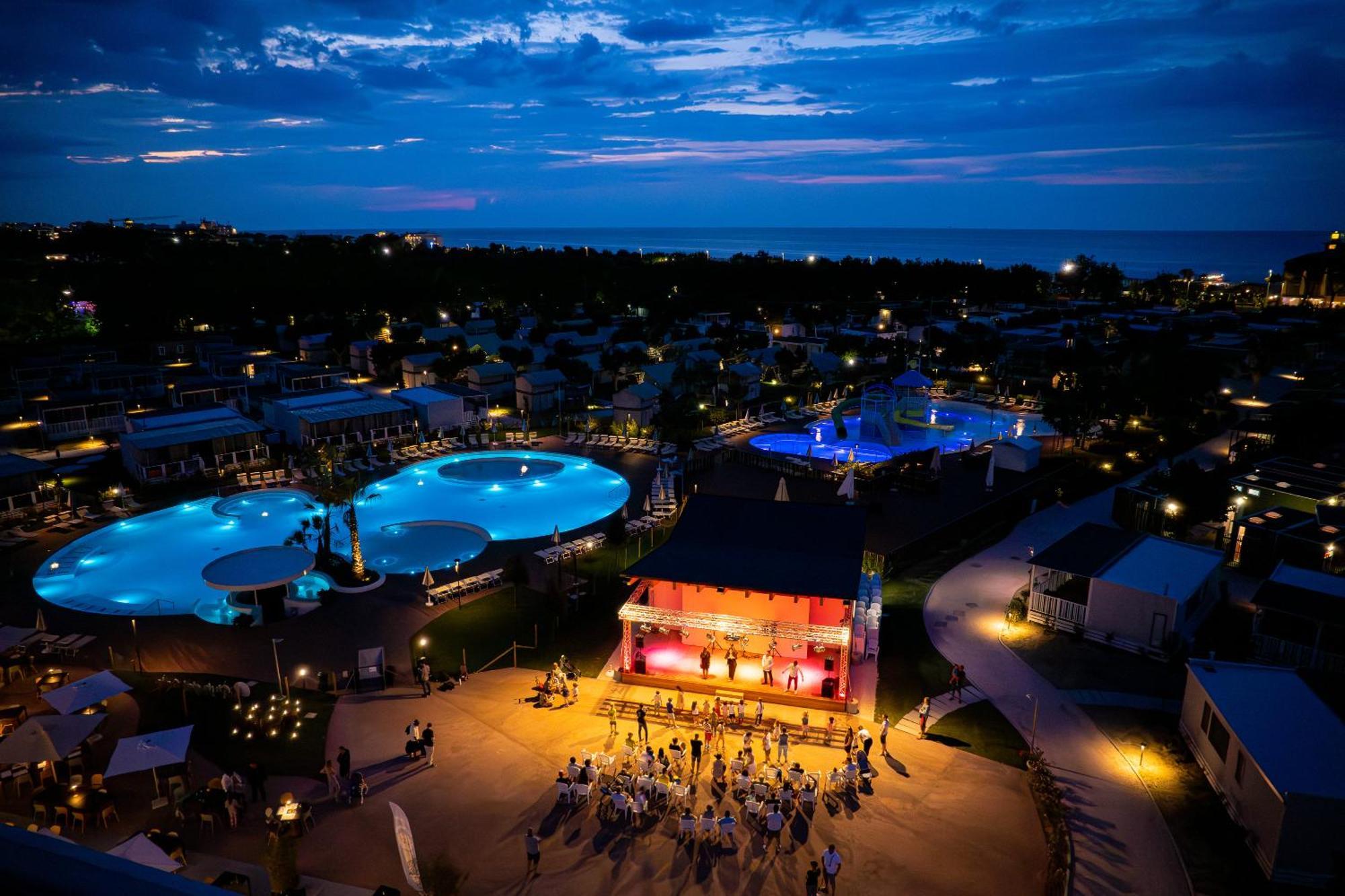 Club Del Sole Romagna Family Resort Riccione Exterior photo